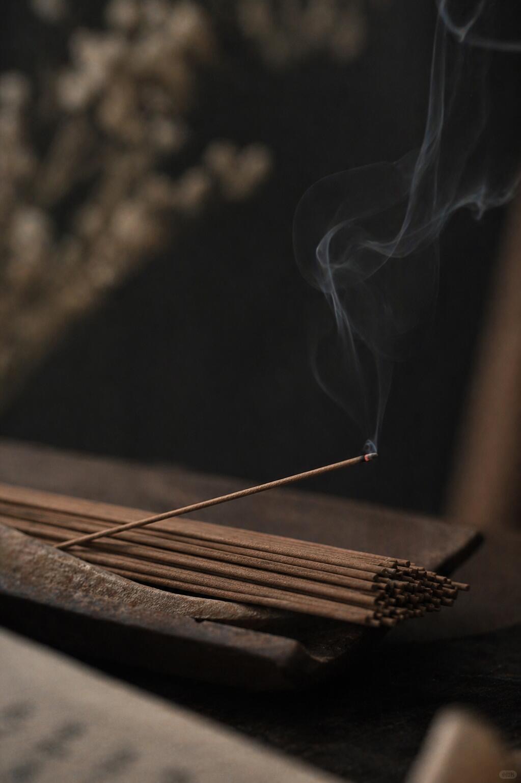 线香与烟雾