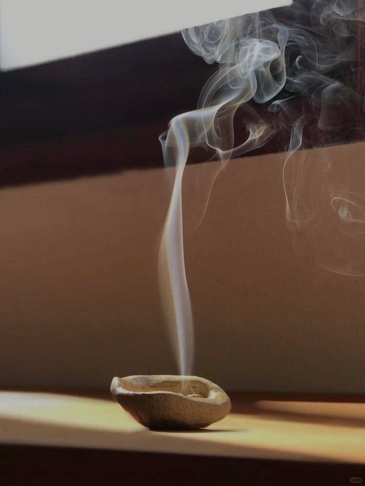 香炉与烟雾